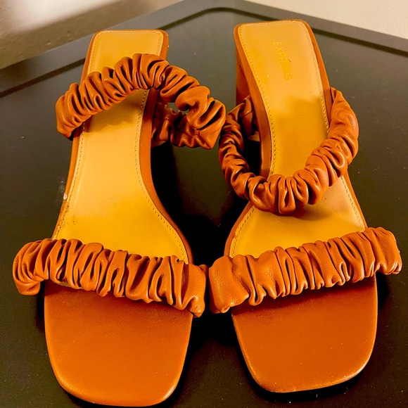 Express leather Sandals Size 9 like New Condition - Picture 1 of 8